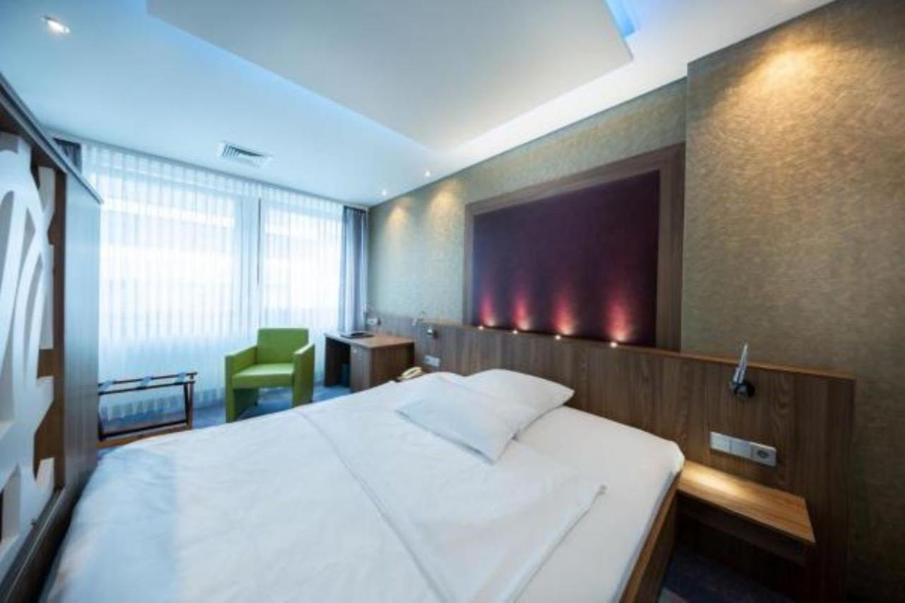 Kronenhotel Stuttgart Ngoại thất bức ảnh