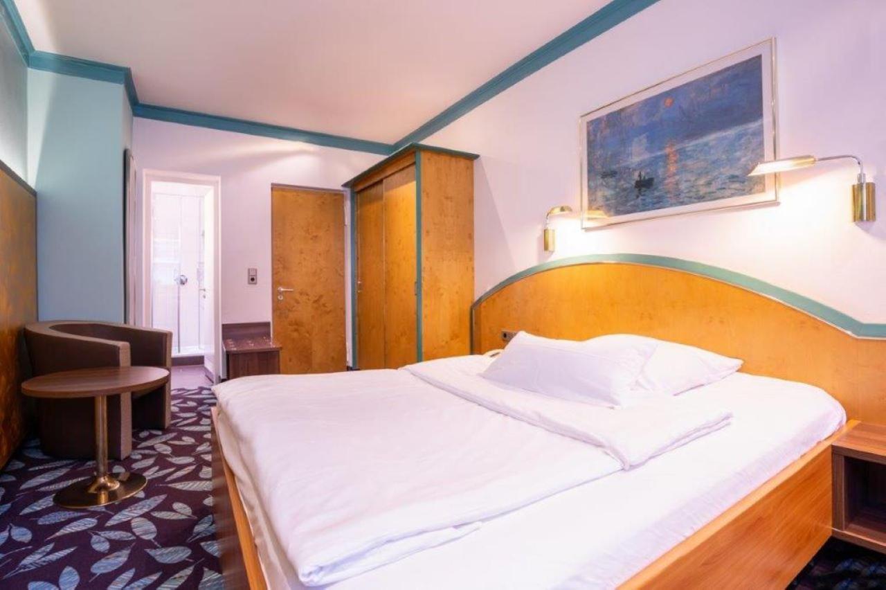 Kronenhotel Stuttgart Ngoại thất bức ảnh