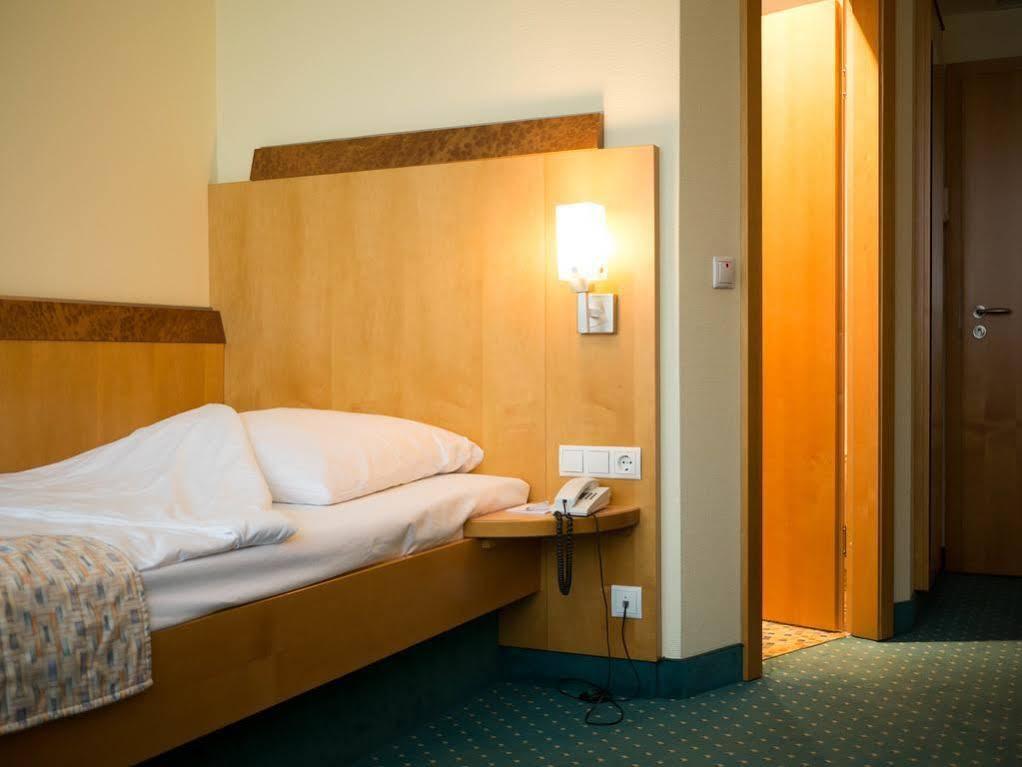 Kronenhotel Stuttgart Ngoại thất bức ảnh