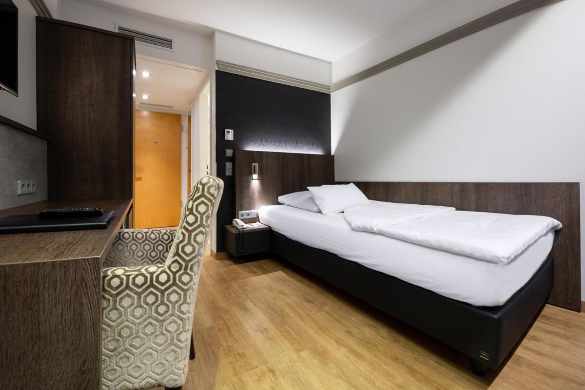 Kronenhotel Stuttgart Ngoại thất bức ảnh