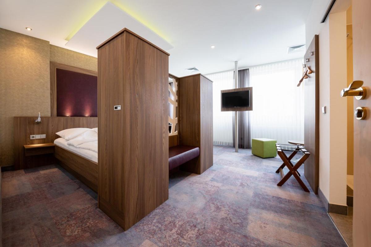Kronenhotel Stuttgart Ngoại thất bức ảnh