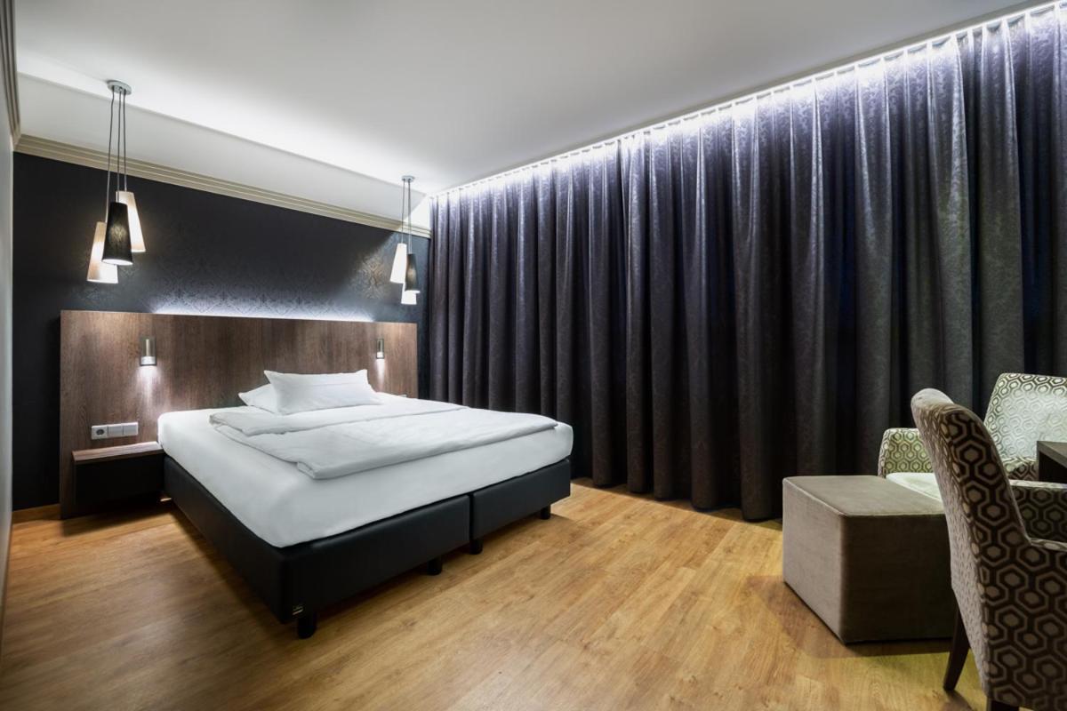 Kronenhotel Stuttgart Ngoại thất bức ảnh